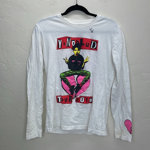 Yungblud Unisex Long Sleeve T-Shirt Tour limited edition hand signed Sz S - Picture 2 of 11